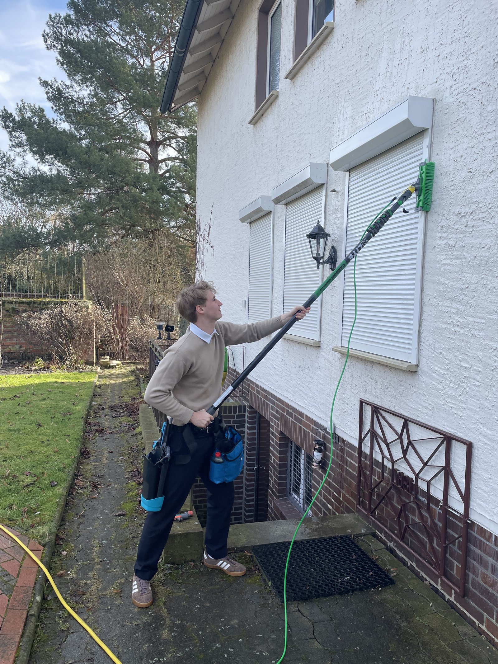 Fensterreinigung mit Teleskopstange
